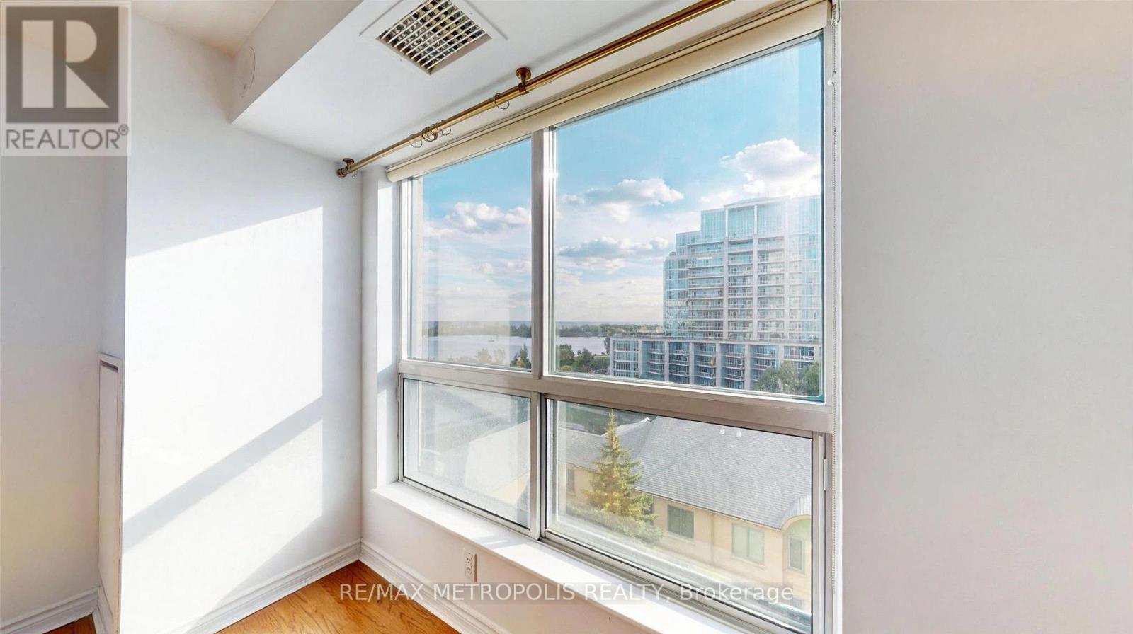 816 - 2111 Lake Shore Boulevard W Property Photo 38