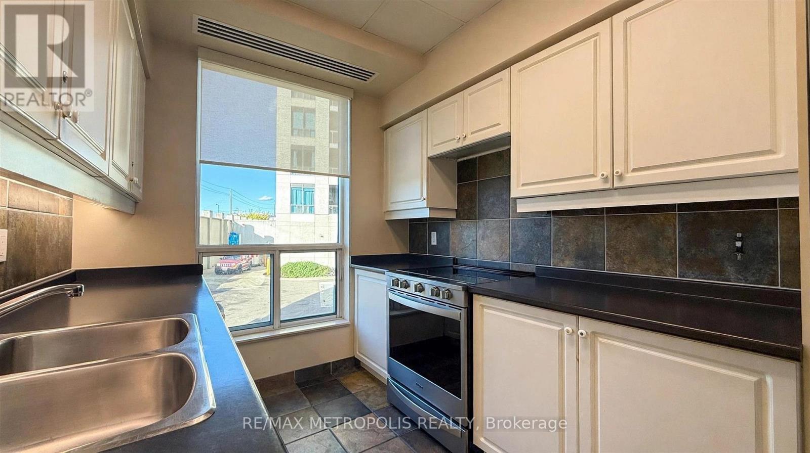 816 - 2111 Lake Shore Boulevard W Property Photo 44