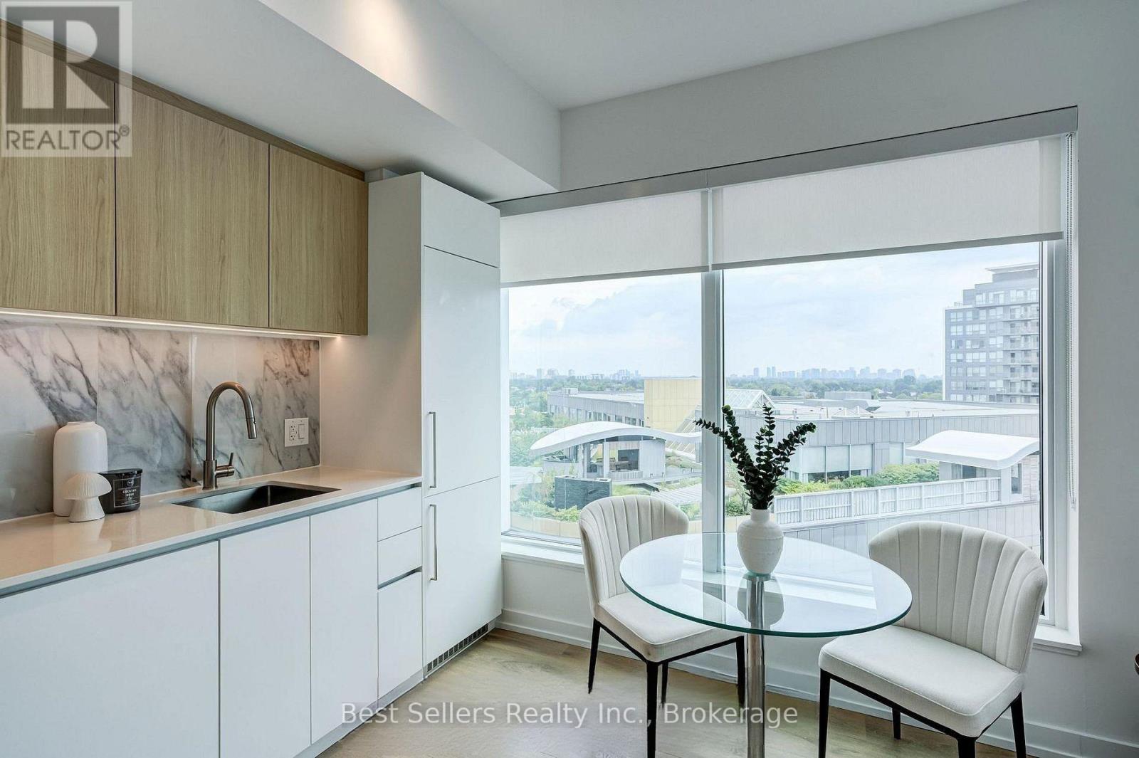 908 - 1100 Sheppard Avenue W Property Photo 16