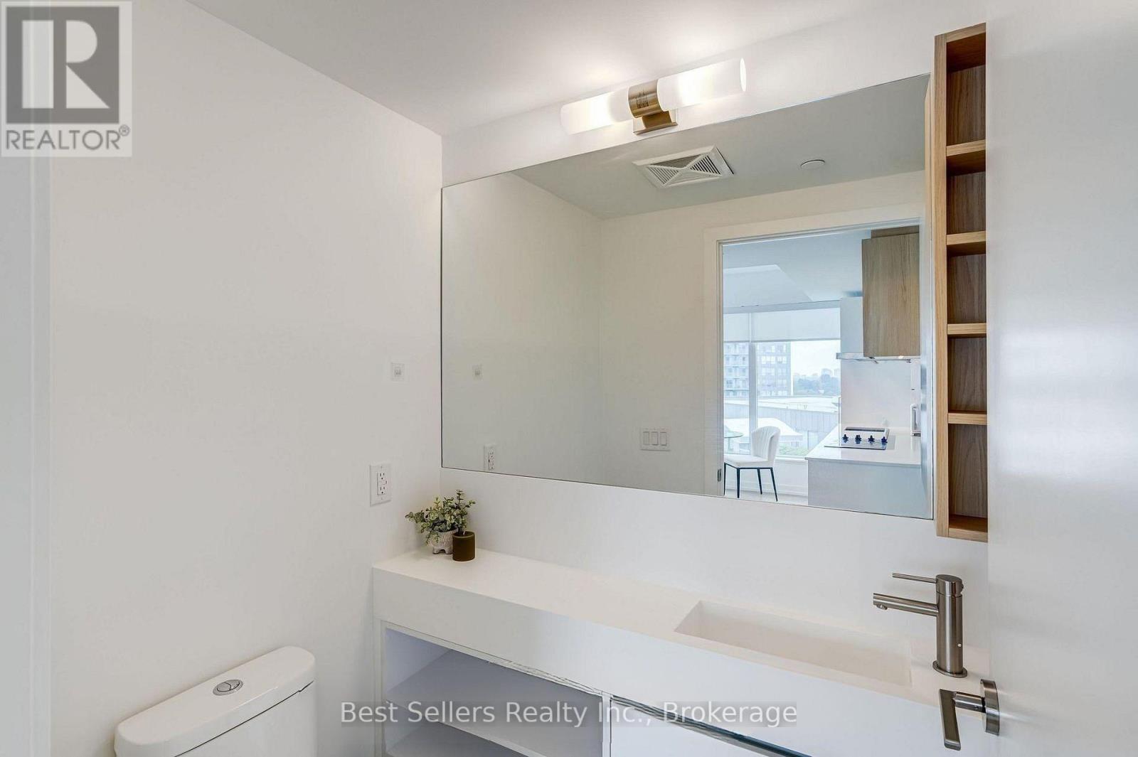 908 - 1100 Sheppard Avenue W Property Photo 24