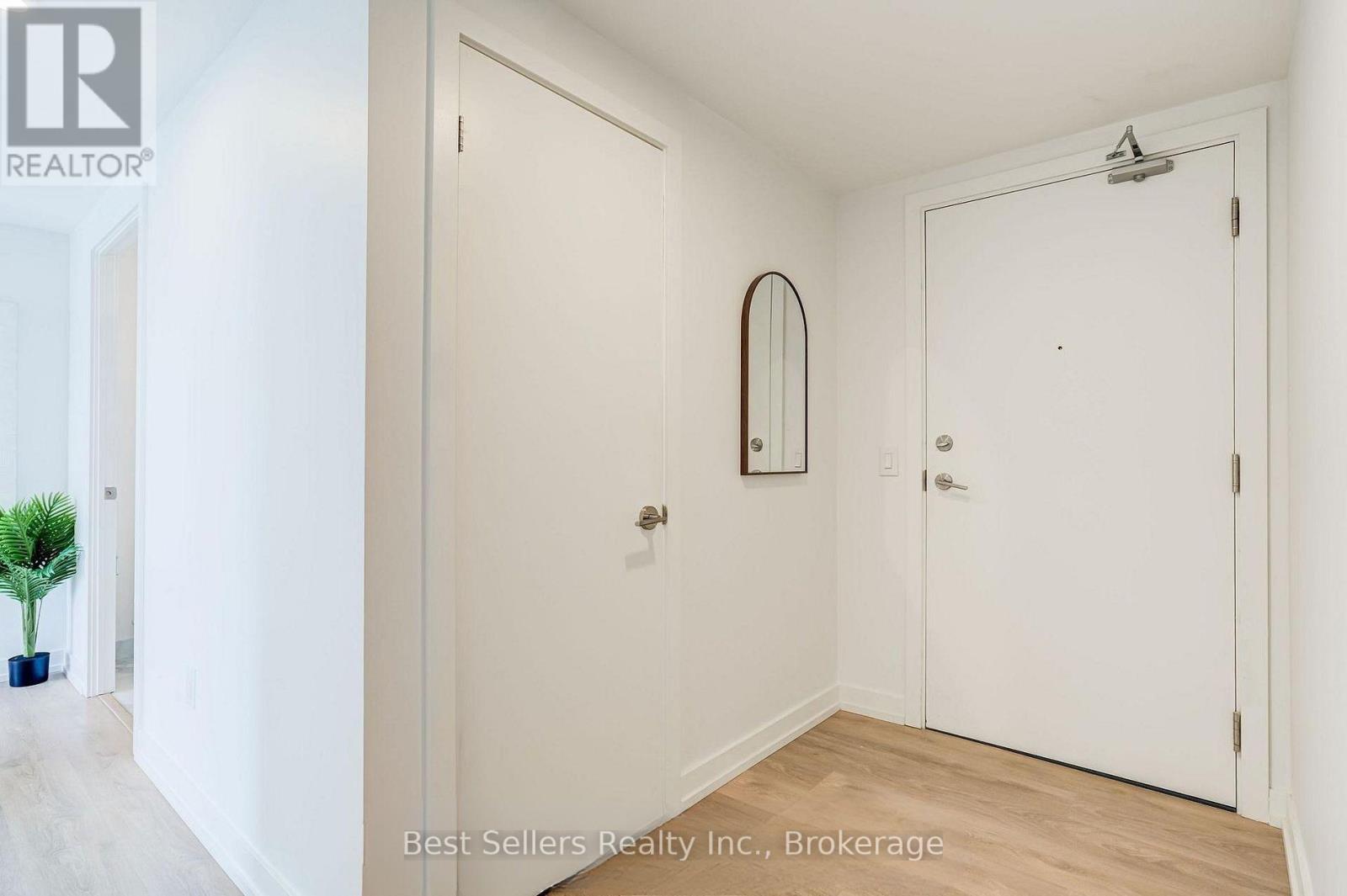 908 - 1100 Sheppard Avenue W Property Photo 26