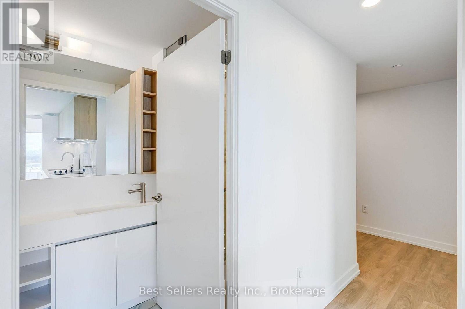 908 - 1100 Sheppard Avenue W Property Photo 30