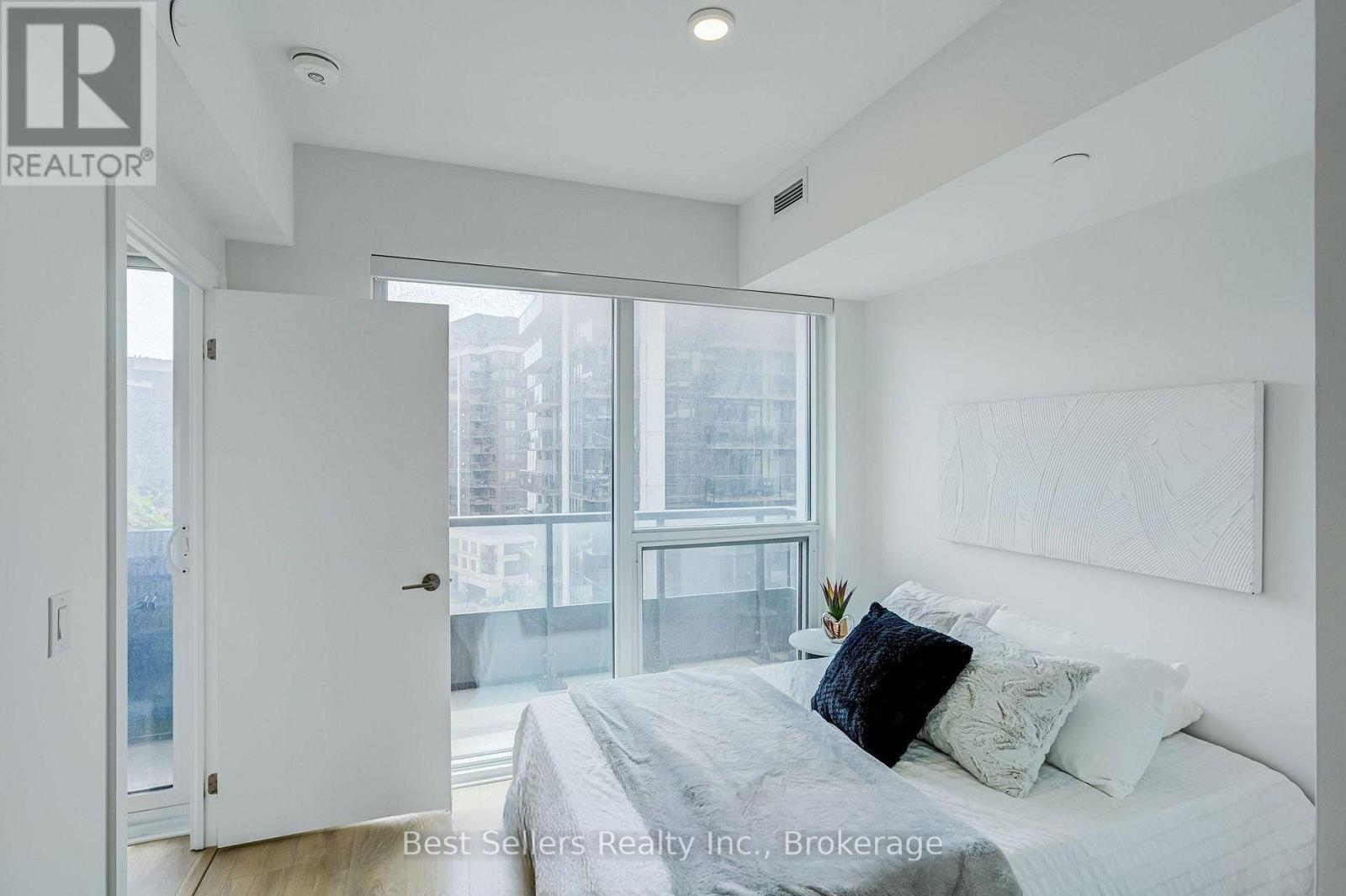 908 - 1100 Sheppard Avenue W Property Photo 31