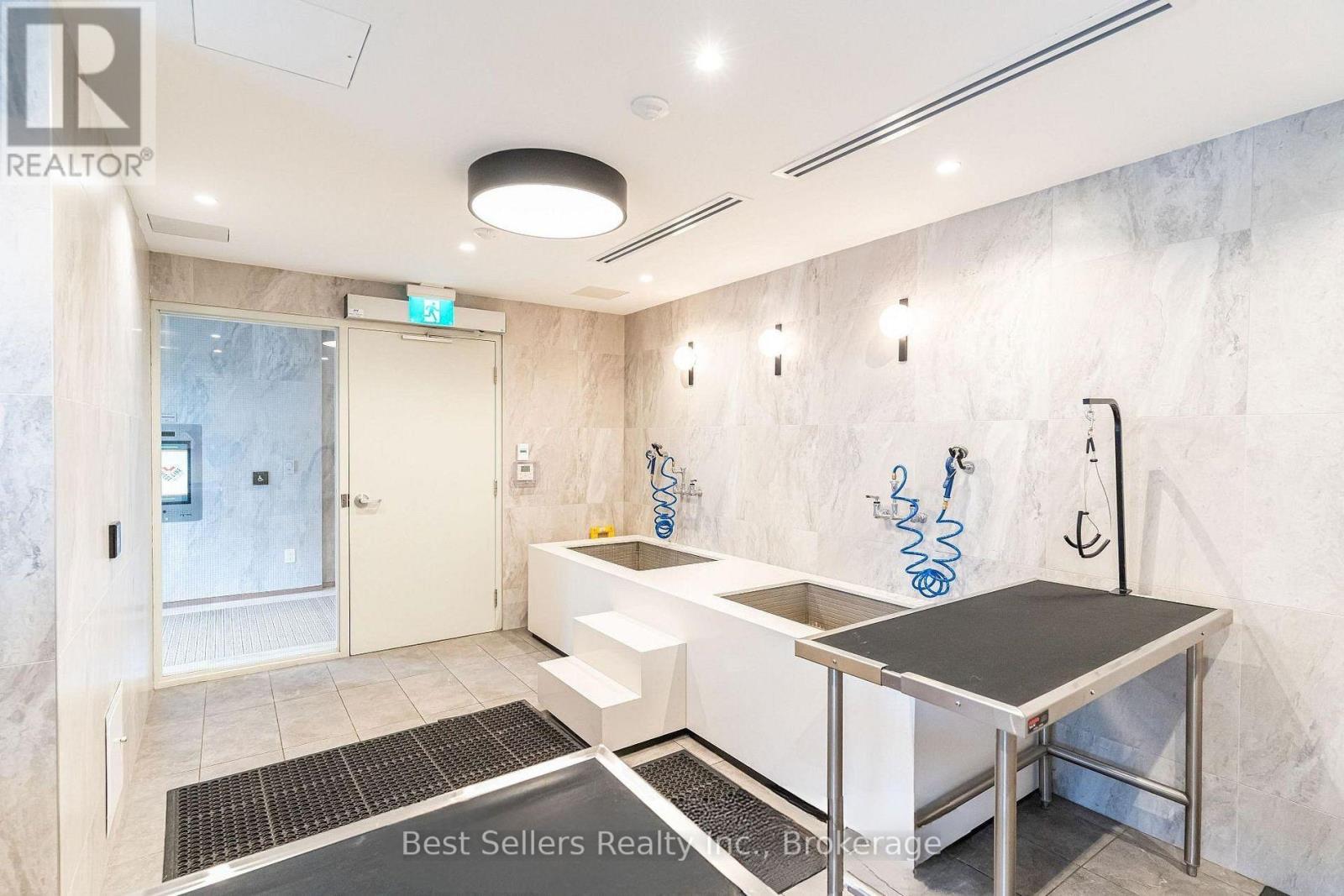 908 - 1100 Sheppard Avenue W Property Photo 33