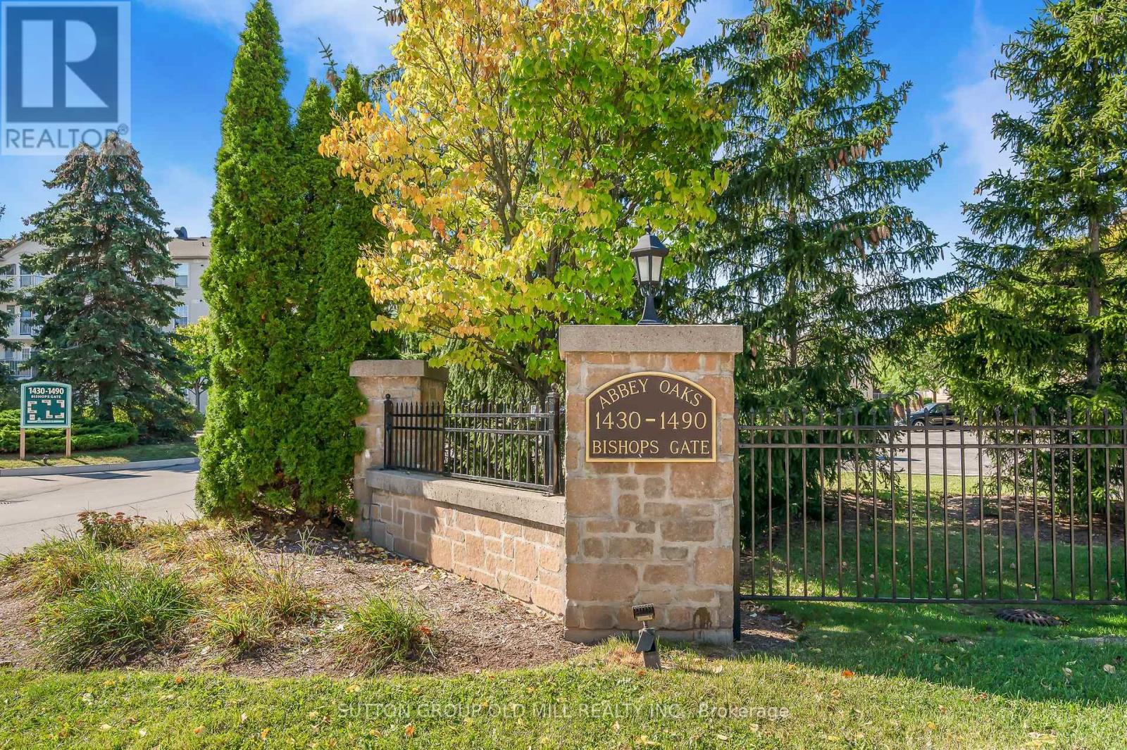208 - 1470 Bishops Gate Property Photo 3