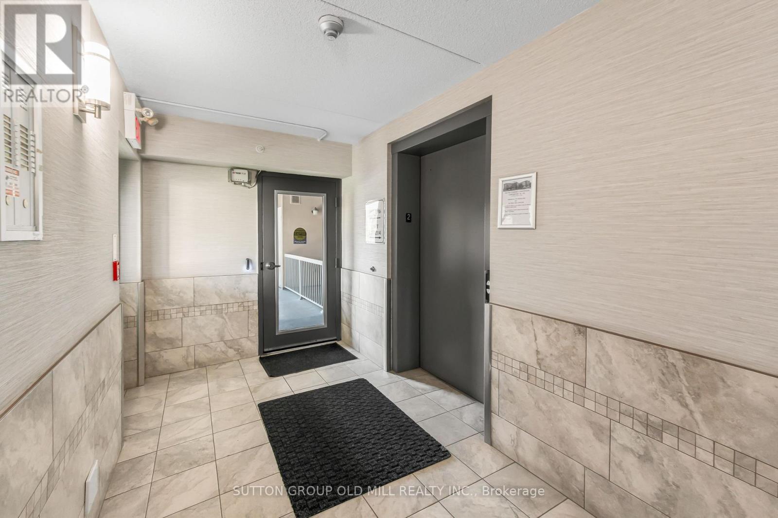 208 - 1470 Bishops Gate Property Photo 4