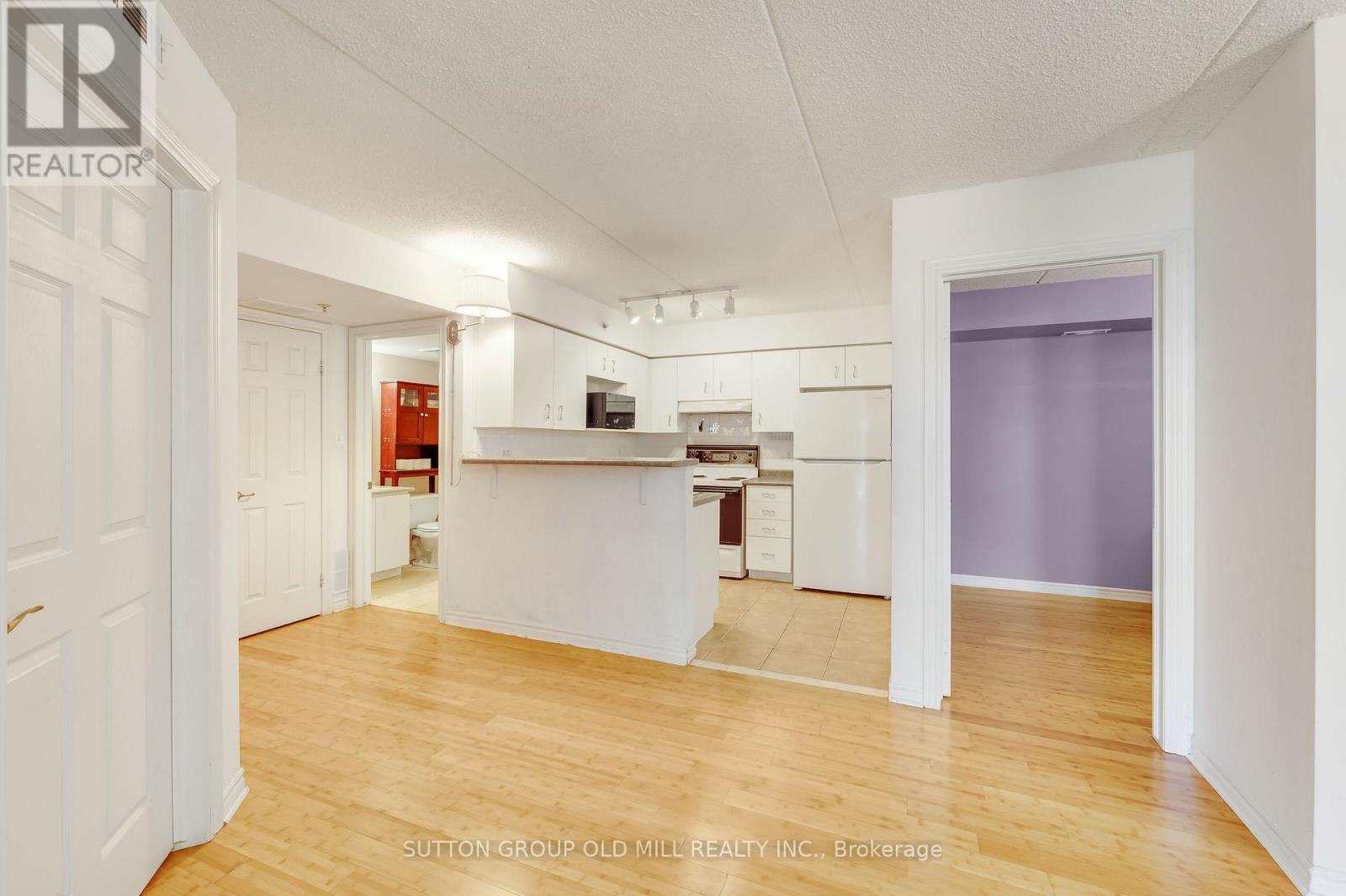 208 - 1470 Bishops Gate Property Photo 12