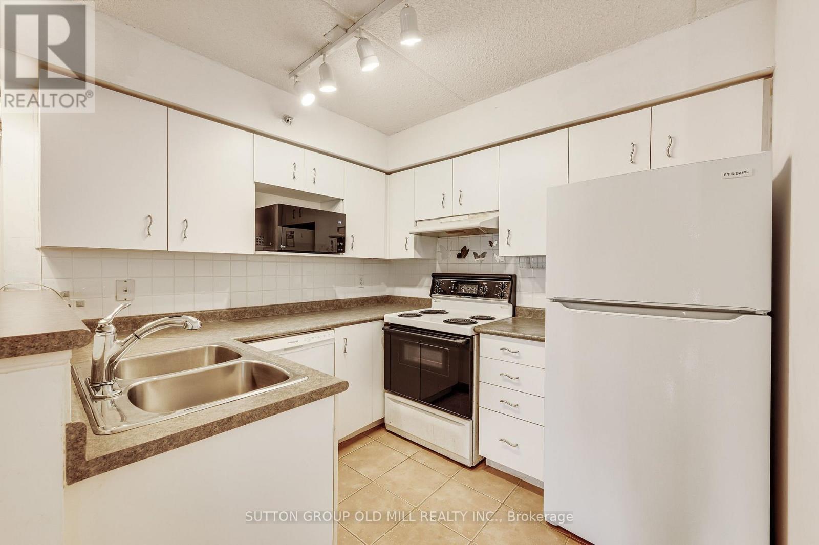 208 - 1470 Bishops Gate Property Photo 14