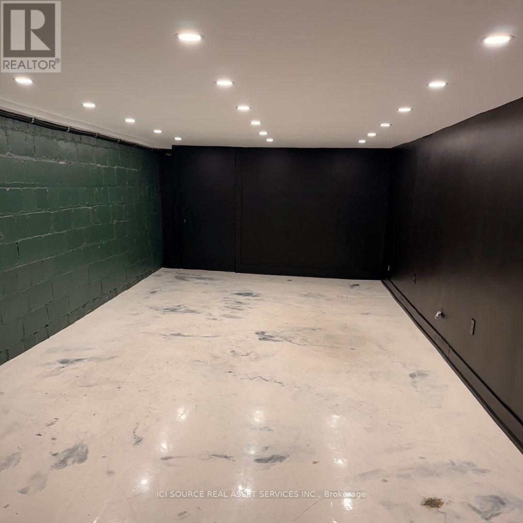 3097 Dundas Street W Property Photo 6