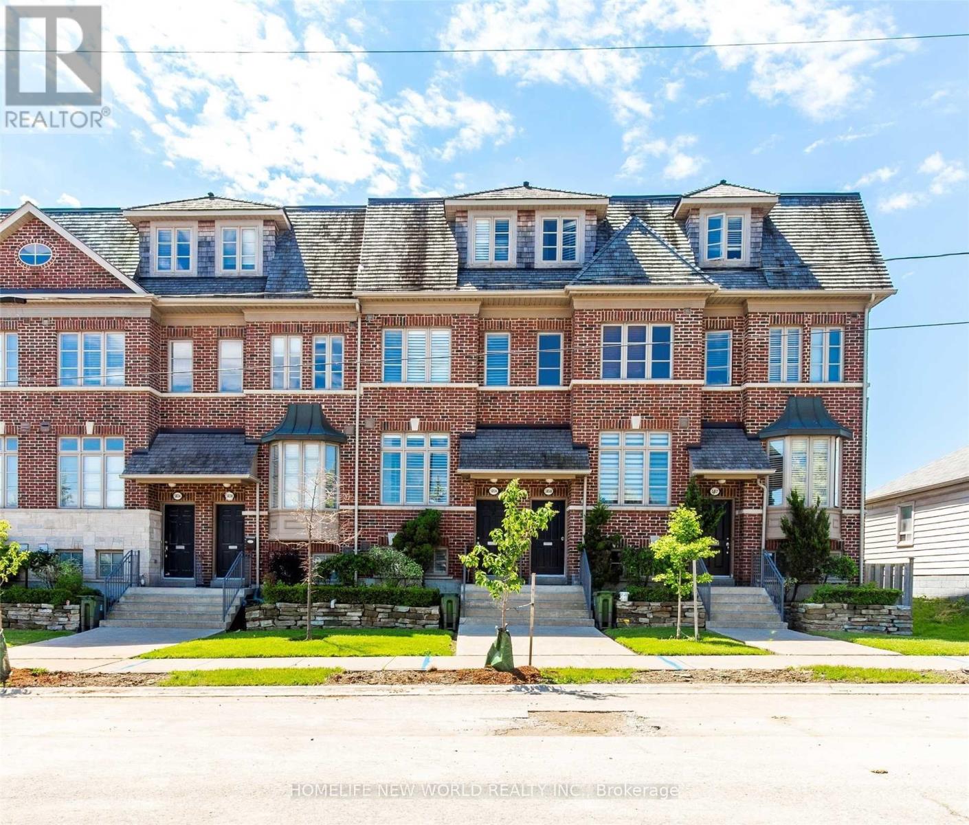 585A OXFORD STREET Property Photo 1