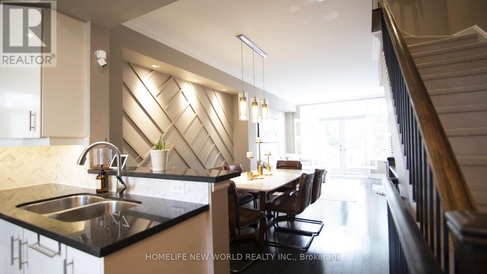 585a Oxford Street Property Photo 6