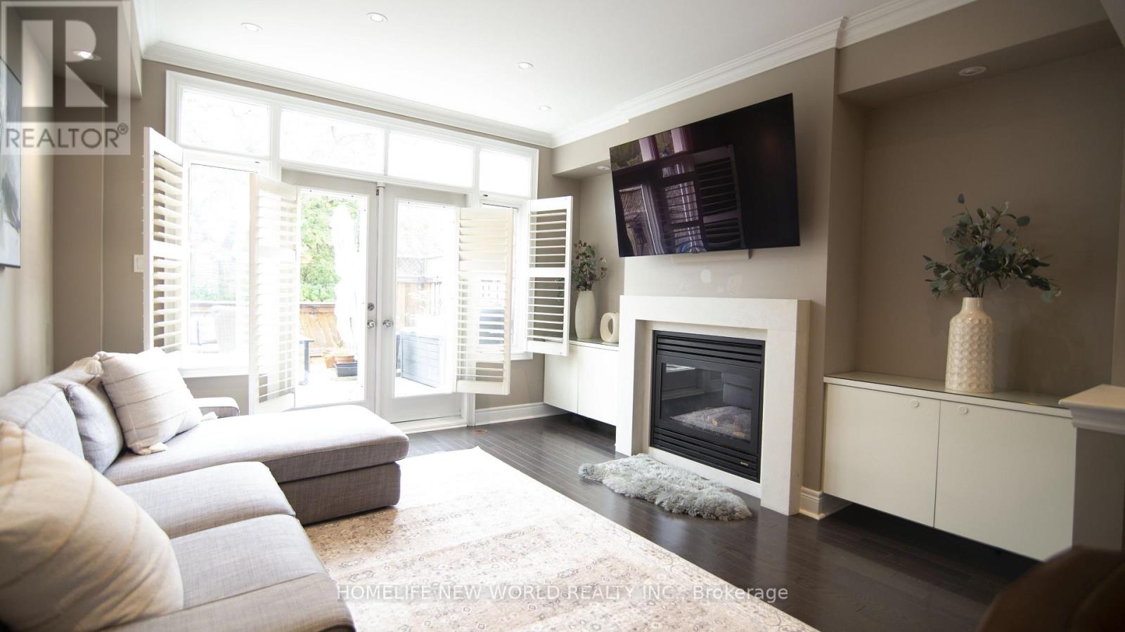 585a Oxford Street Property Photo 8