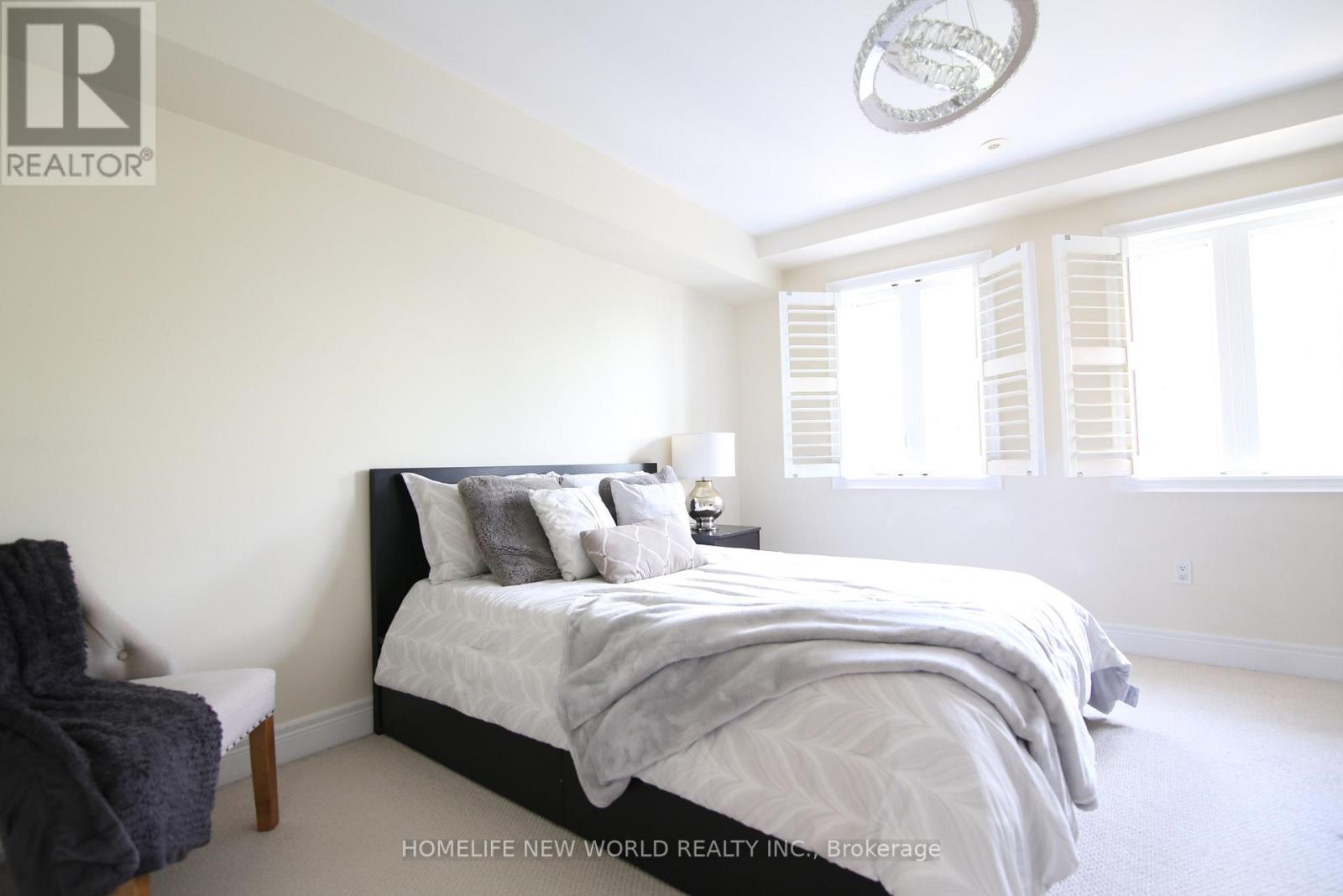 585a Oxford Street Property Photo 11