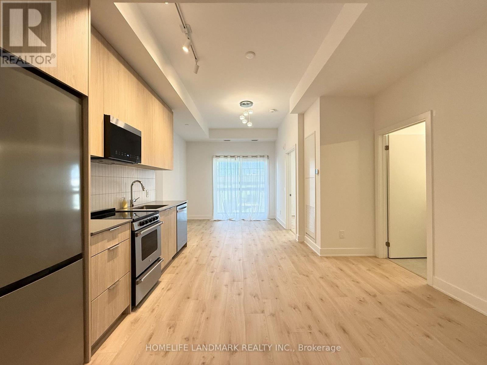 713 - 3008 WILLIAM CUTMORE BOULEVARD Property Photo 1