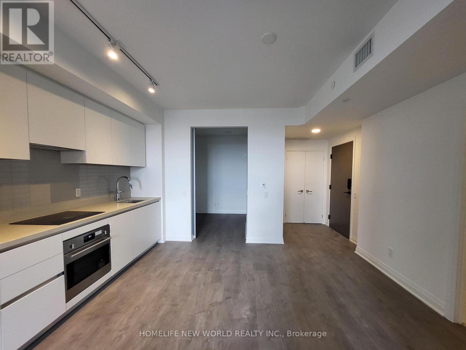 6011 - 4015 The Exchange Property Photo 7