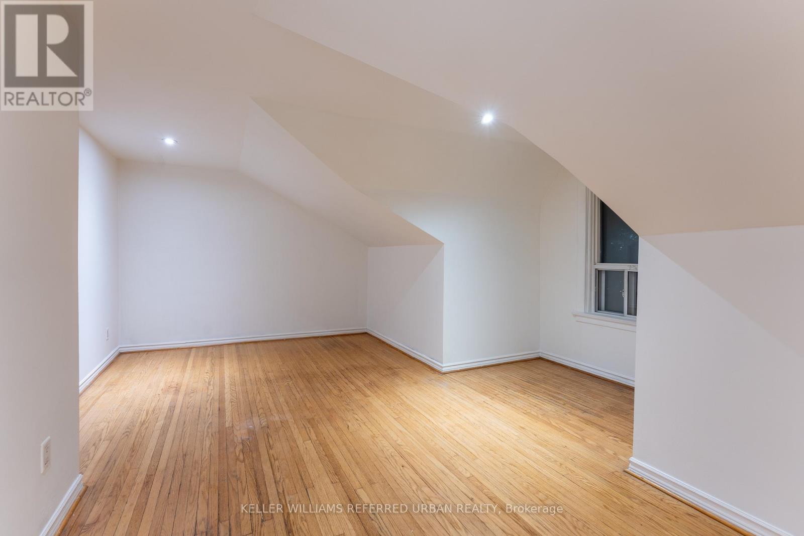 Upper - 716 Lansdowne Avenue Property Photo 8