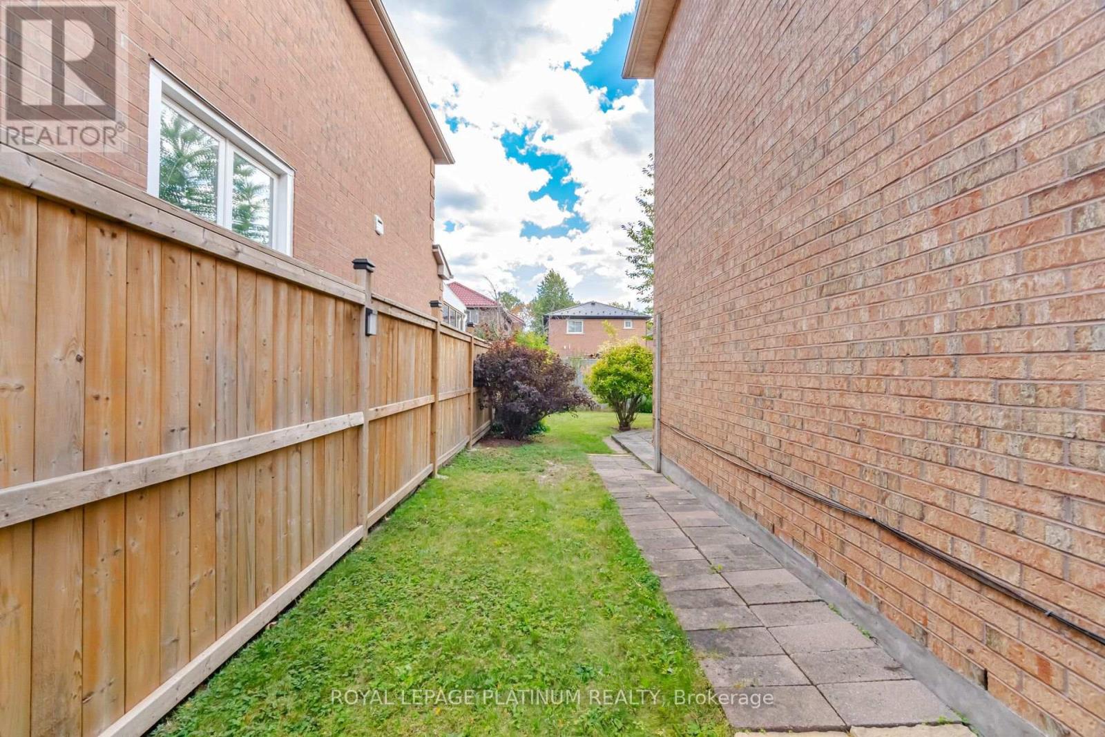 514 Tipton Court Property Photo 33