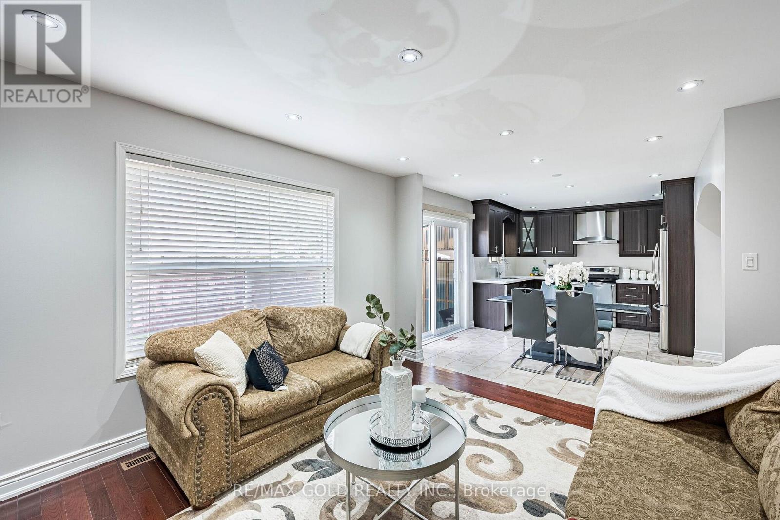 21 Edenvalley Road Property Photo 19