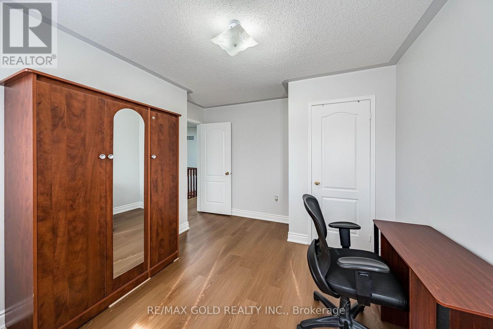 21 Edenvalley Road Property Photo 26