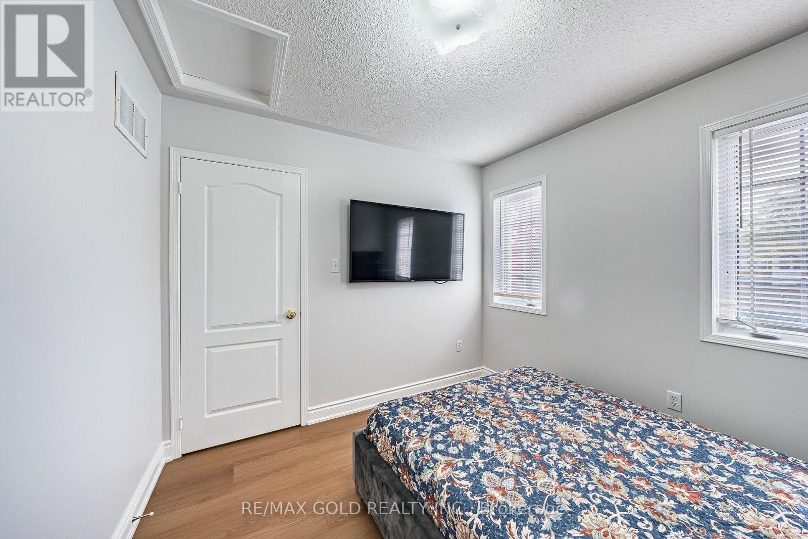 21 Edenvalley Road Property Photo 27