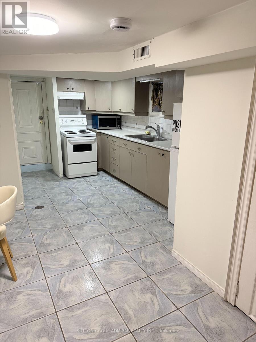 241 Dunraven Drive Property Photo 6