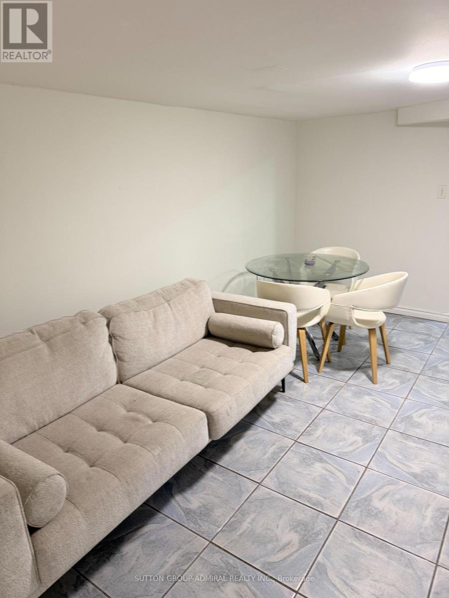 241 Dunraven Drive Property Photo 7