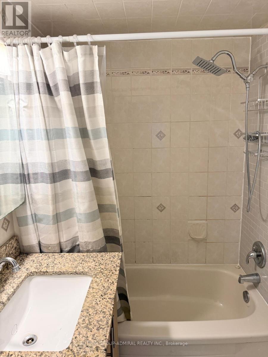 241 Dunraven Drive Property Photo 12