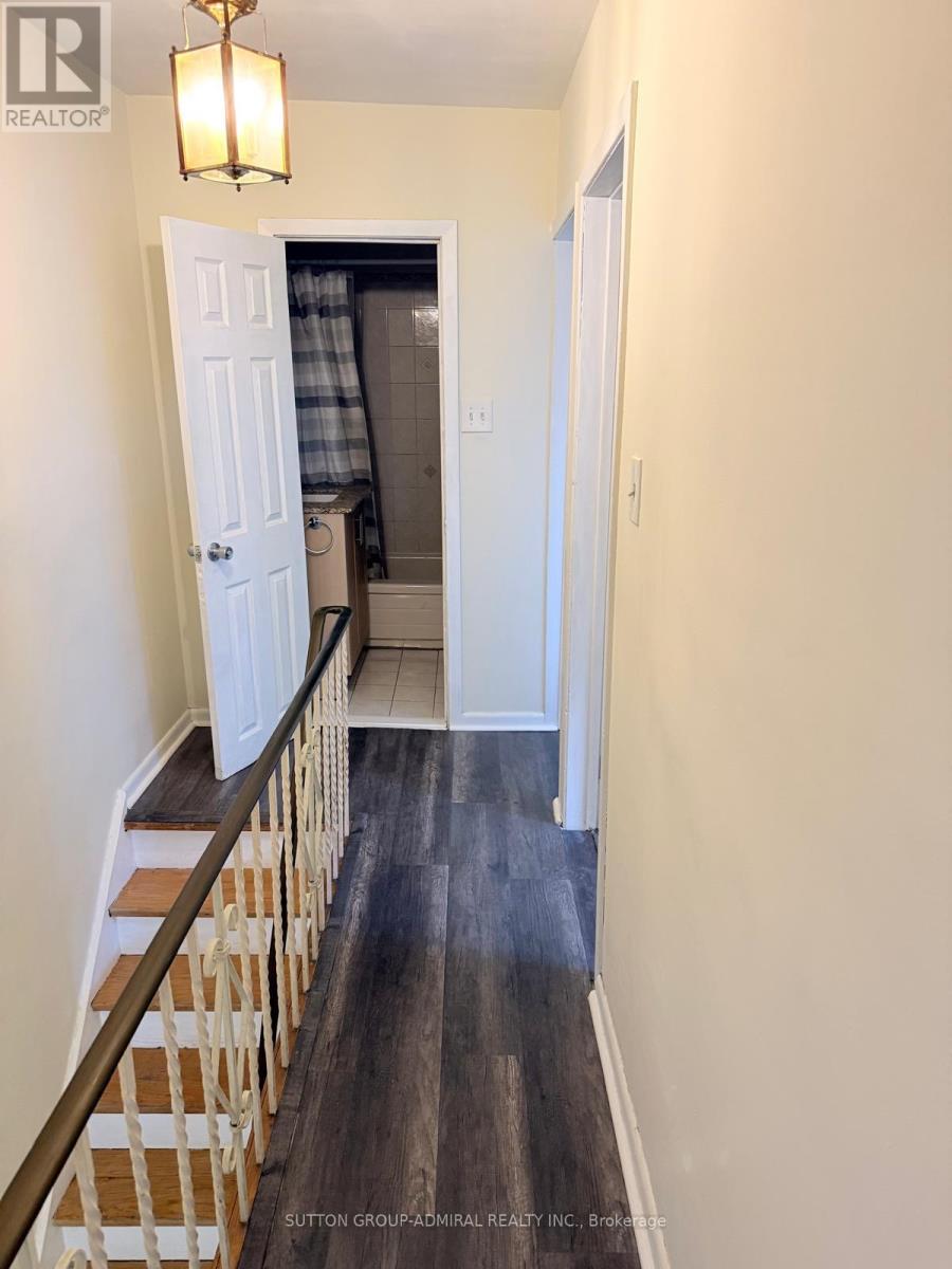 241 Dunraven Drive Property Photo 14