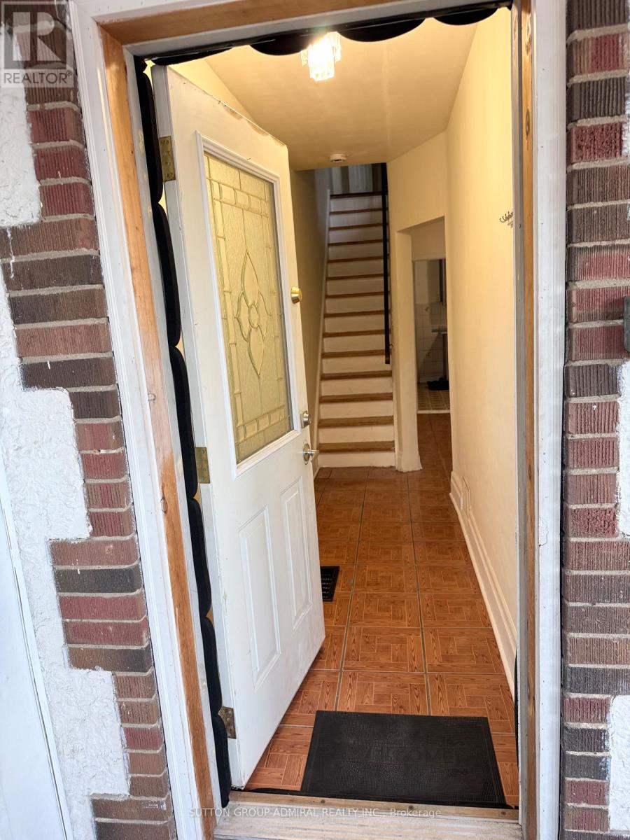241 Dunraven Drive Property Photo 15