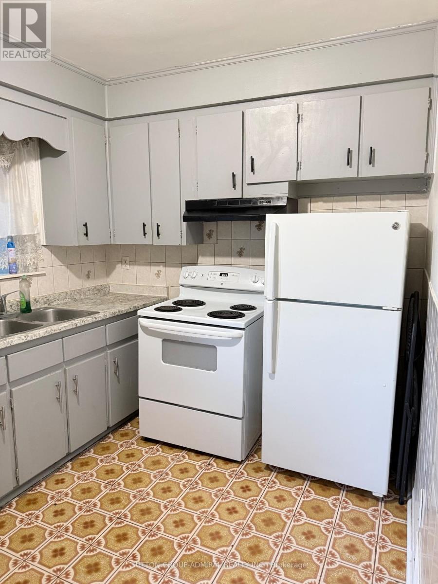 241 Dunraven Drive Property Photo 18