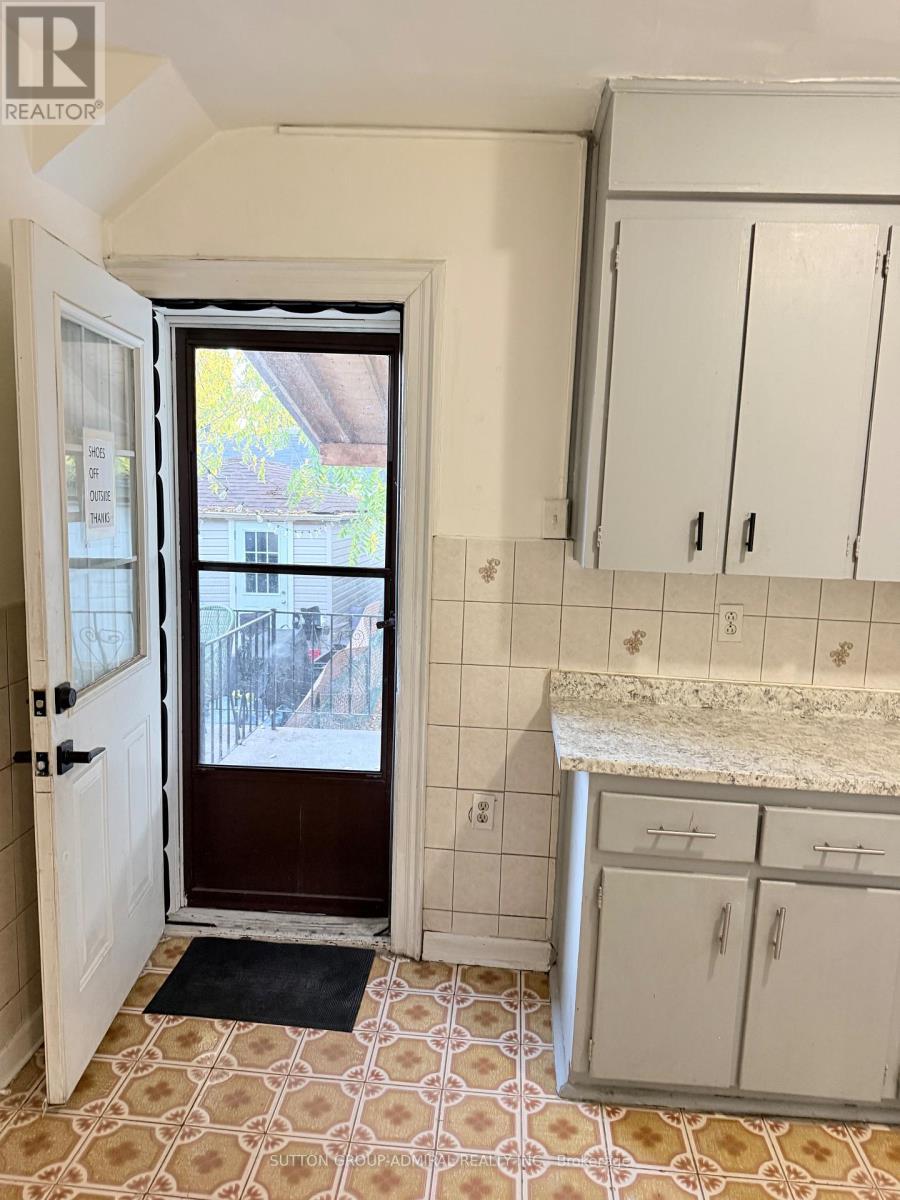 241 Dunraven Drive Property Photo 19