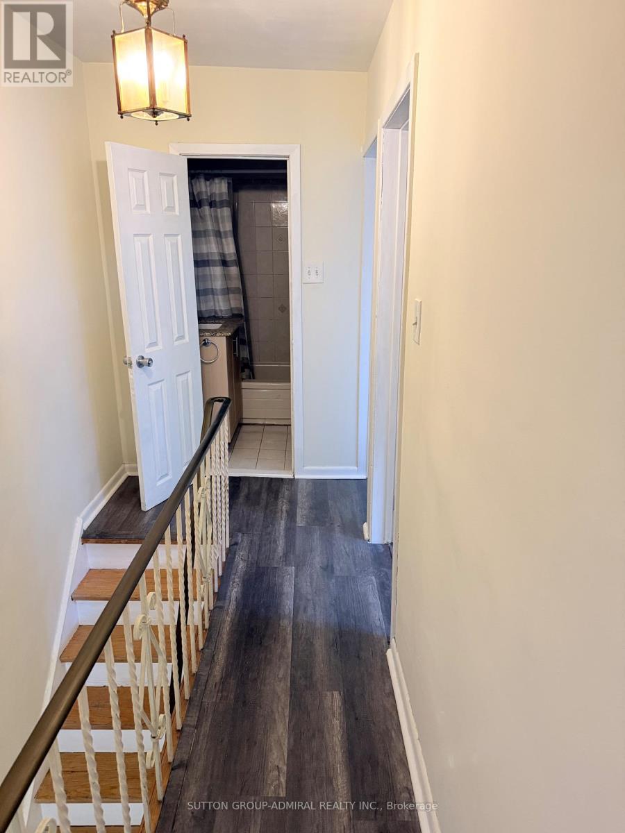 241 Dunraven Drive Property Photo 21