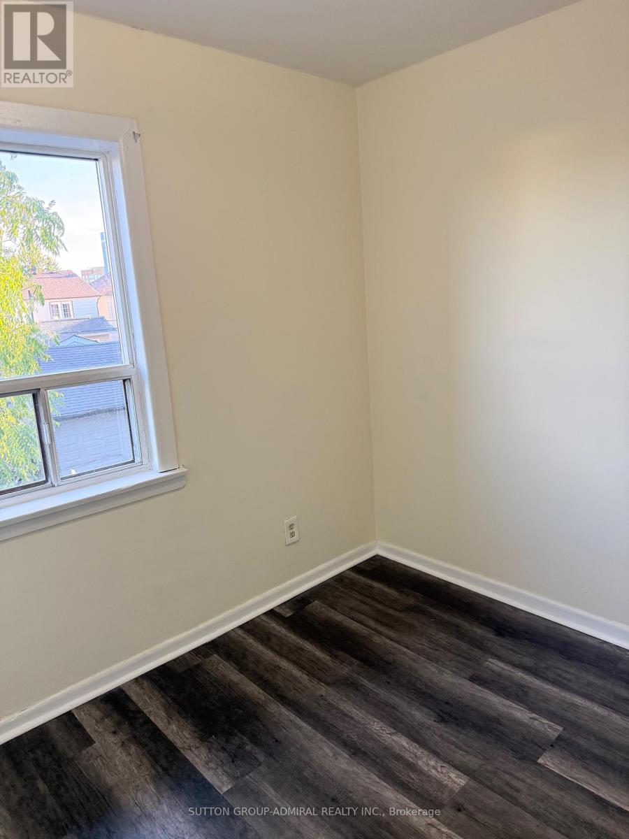 241 Dunraven Drive Property Photo 22