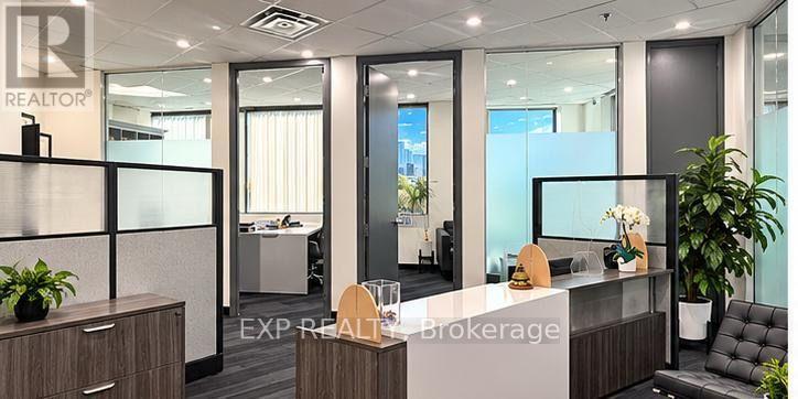 410 - 30 Eglinton Avenue W Property Photo 7