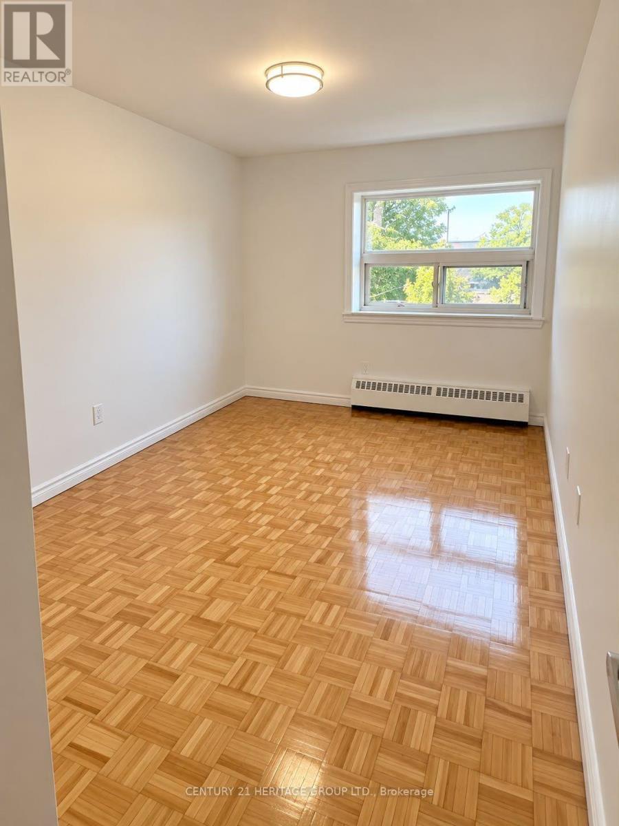 121 - 10 Garfella Drive Property Photo 3