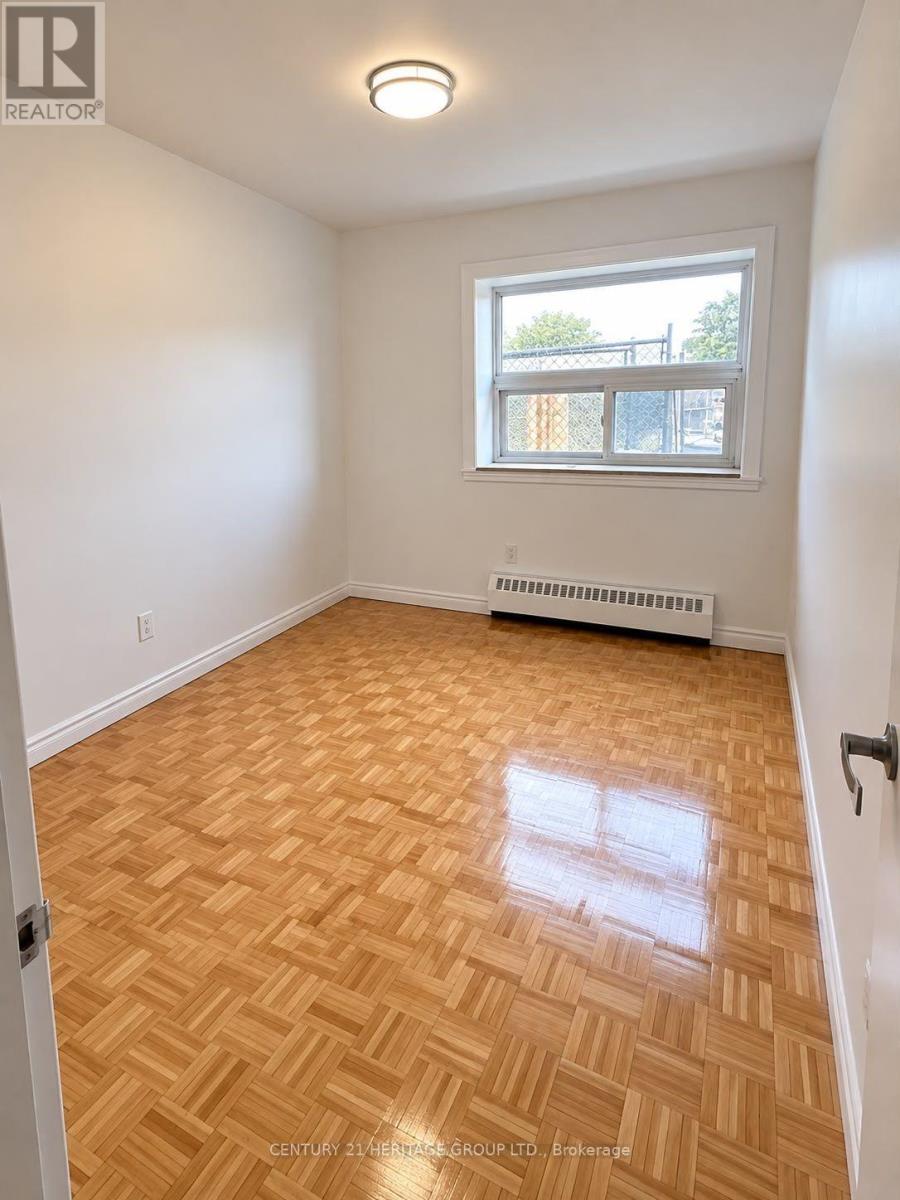 121 - 10 Garfella Drive Property Photo 5