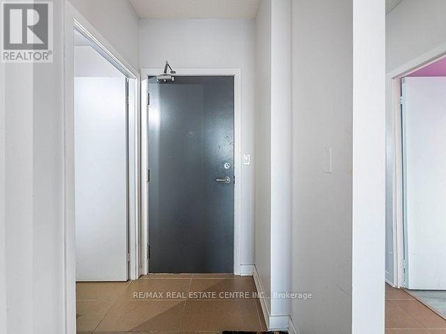 2807 - 4070 Confederation Parkway Property Photo 4