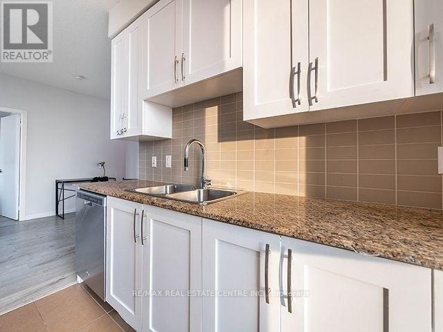 2807 - 4070 Confederation Parkway Property Photo 7