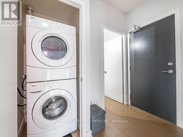 2807 - 4070 Confederation Parkway Property Photo 10