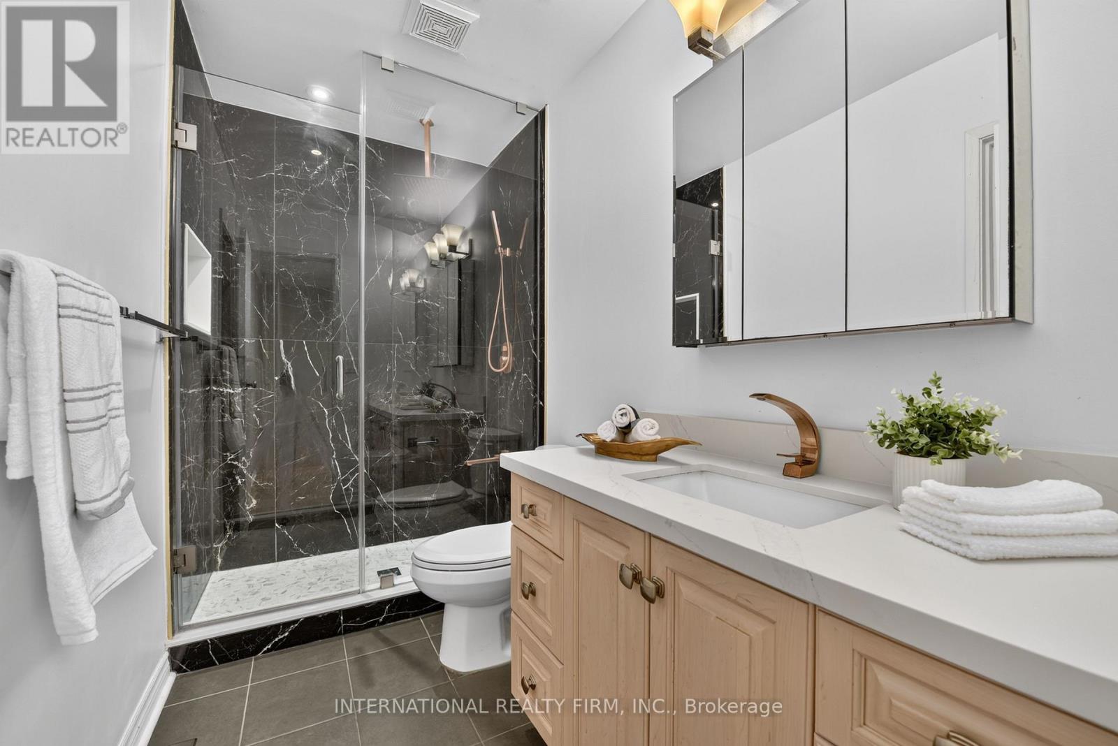 15 - 6855 Glen Erin Drive Property Photo 16