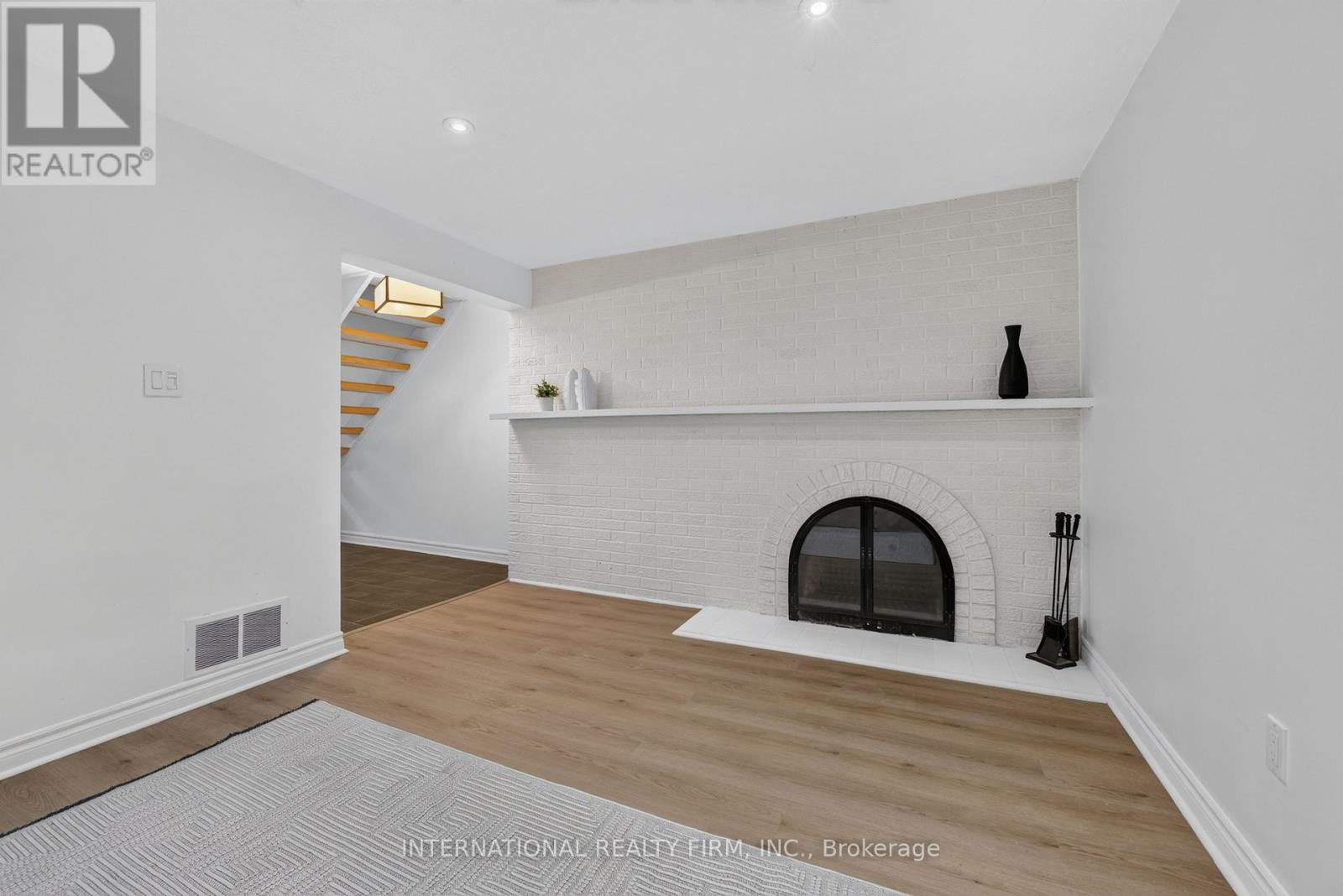 15 - 6855 Glen Erin Drive Property Photo 29