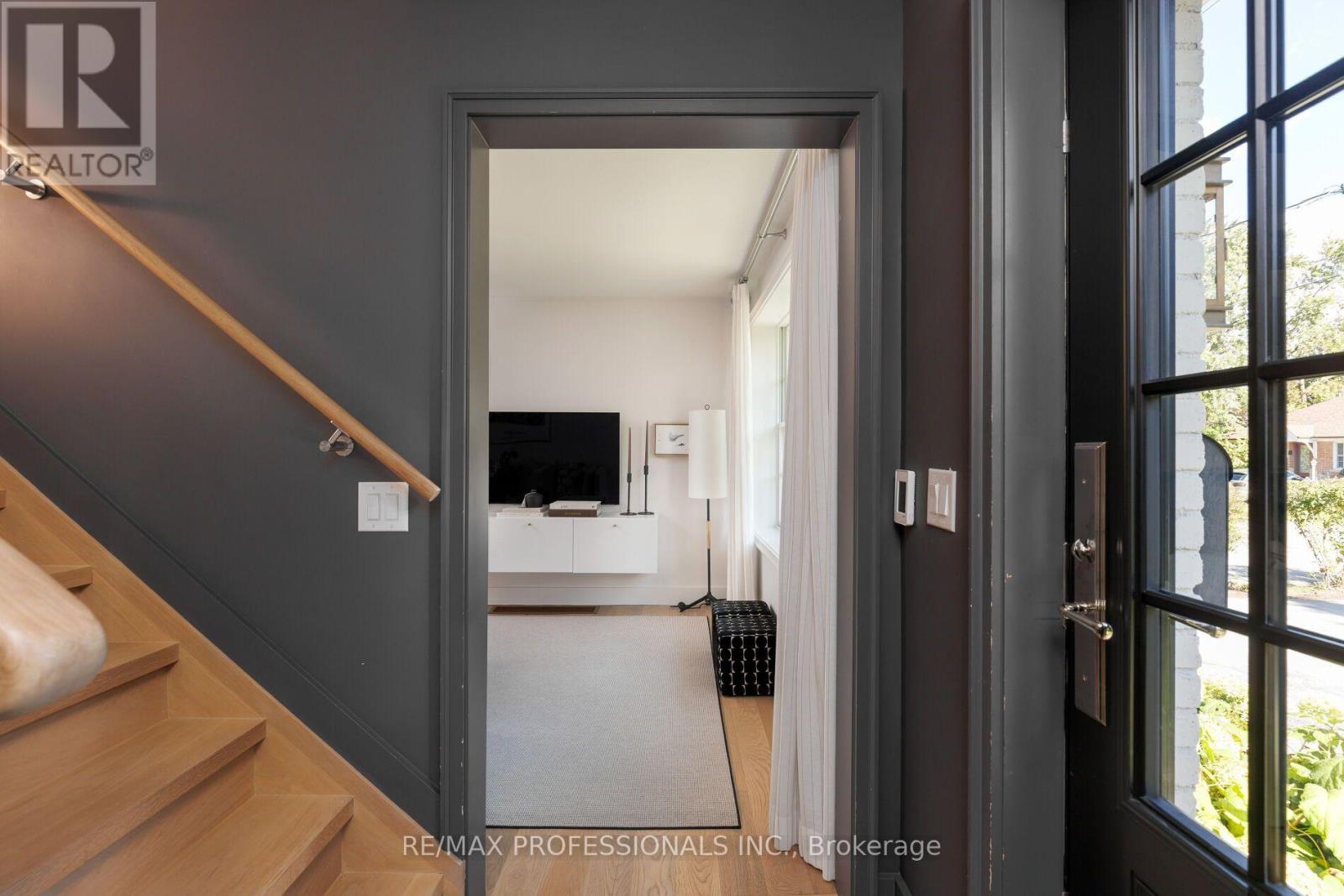 8 Glenn Murray Drive Property Photo 7