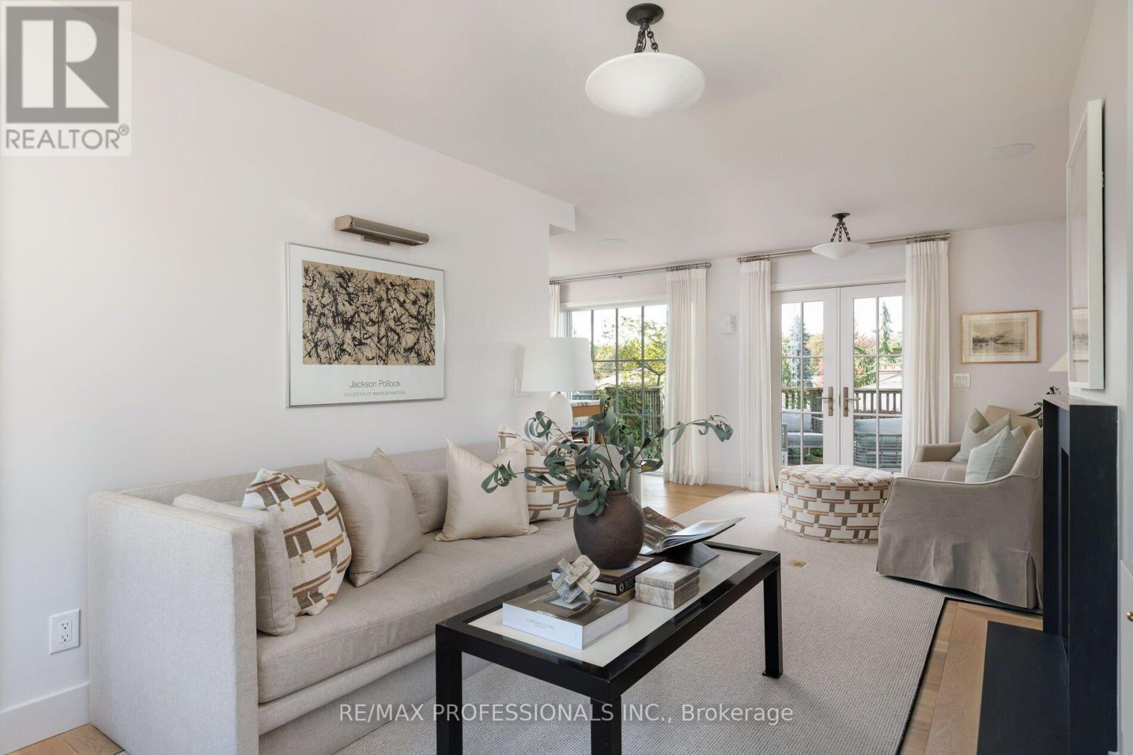 8 Glenn Murray Drive Property Photo 9