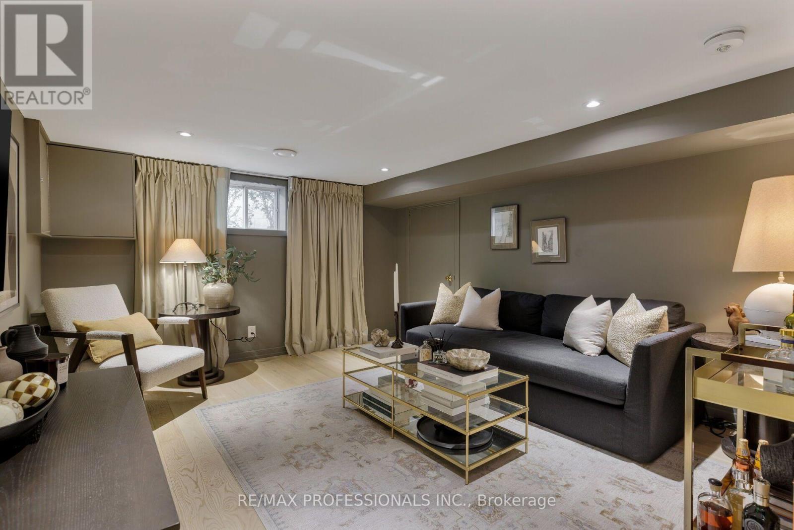 8 Glenn Murray Drive Property Photo 38