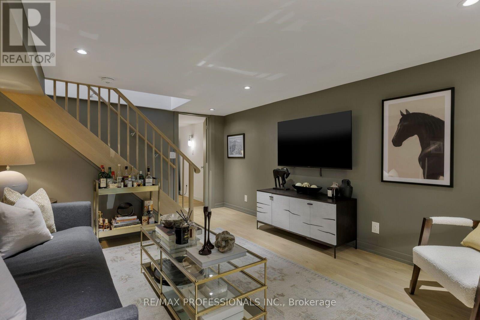 8 Glenn Murray Drive Property Photo 40