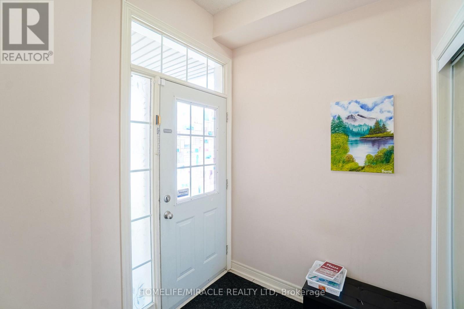824 Khan Crescent Property Photo 5