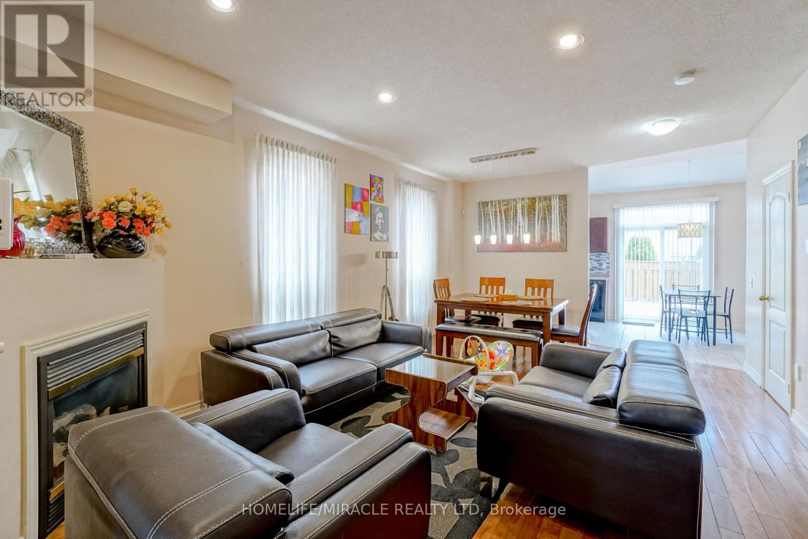 824 Khan Crescent Property Photo 9