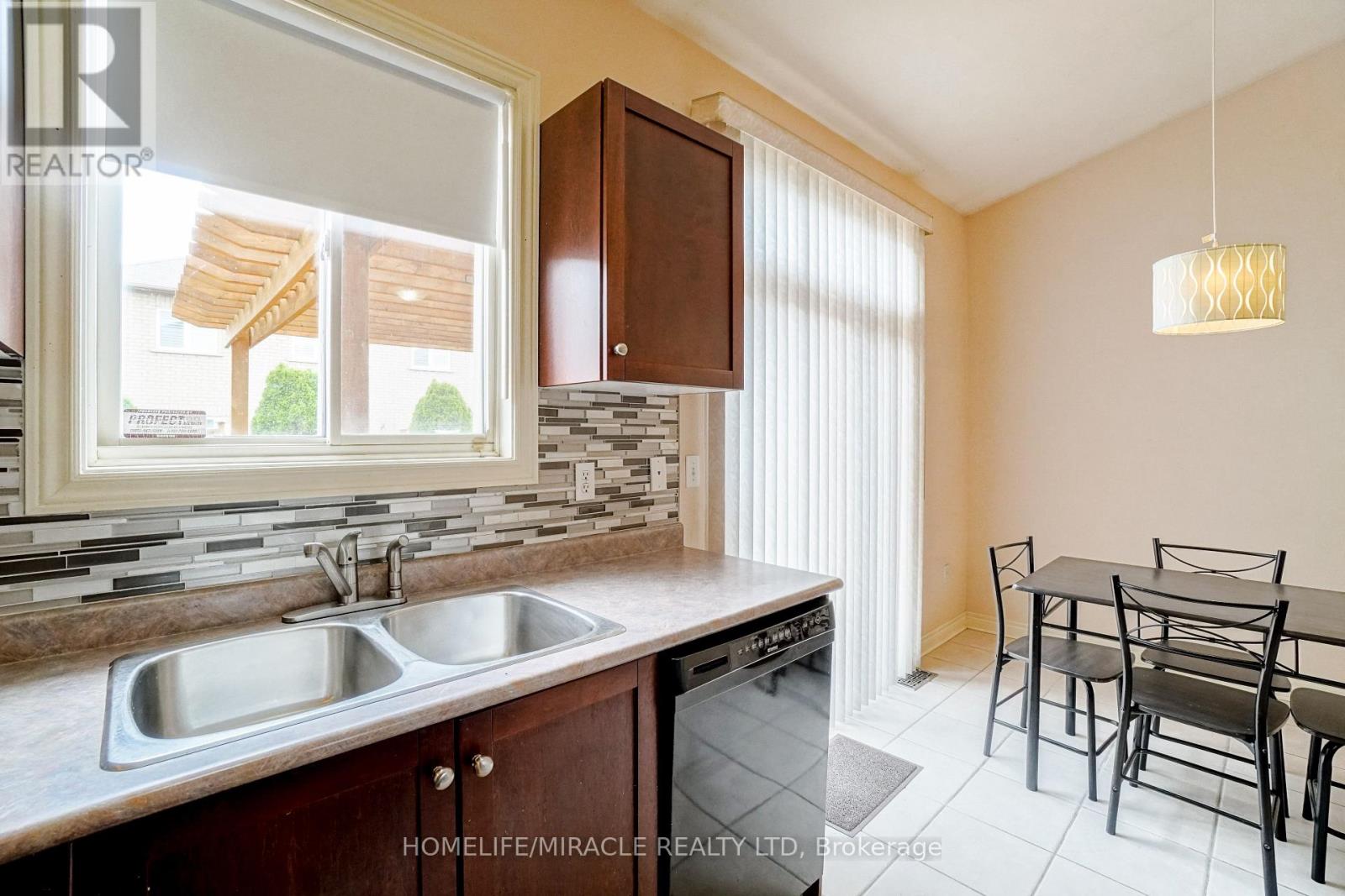 824 Khan Crescent Property Photo 12