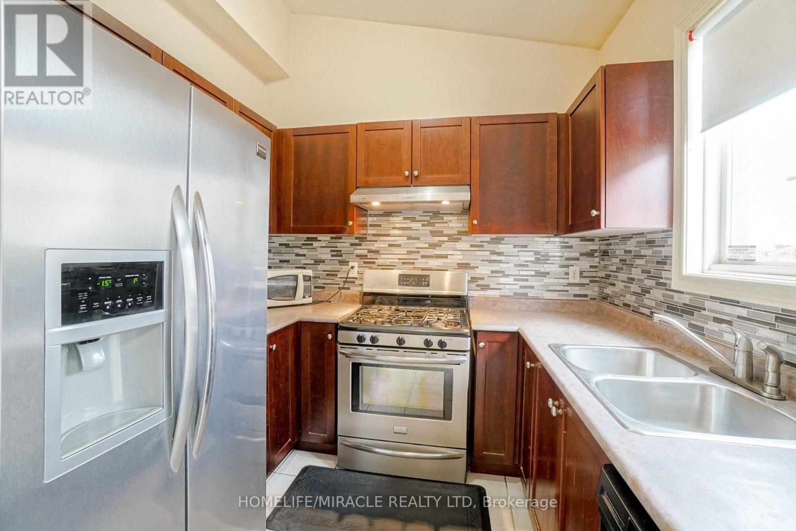 824 Khan Crescent Property Photo 13