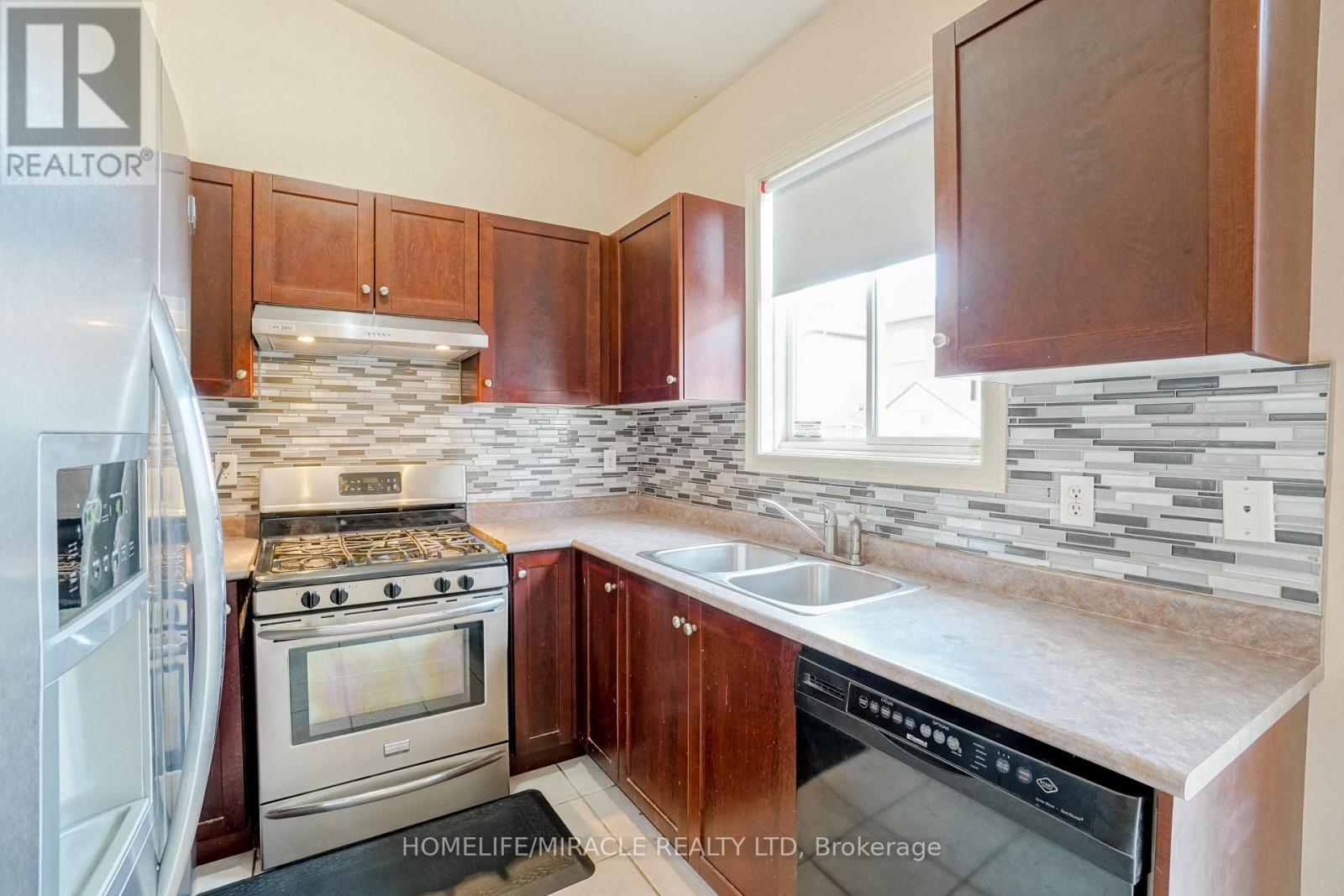 824 Khan Crescent Property Photo 14